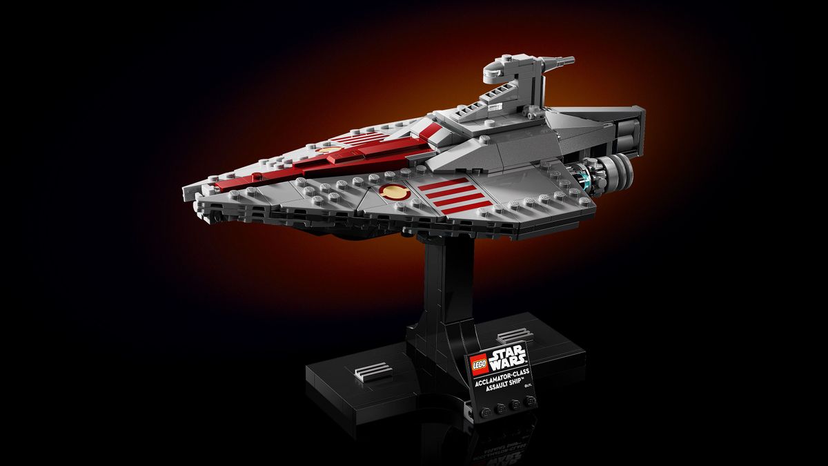LEGO 75404 Modell eines Acclamator-Klasse Assault Ships aus LEGO mit einem detaillierten Design.