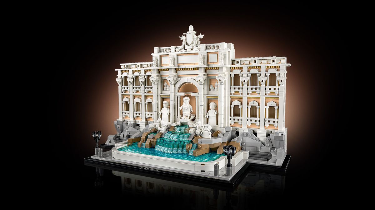 LEGO 21062 Detailliertes LEGO-Modell des Trevi-Brunnens mit Wasserfall und Figuren.
